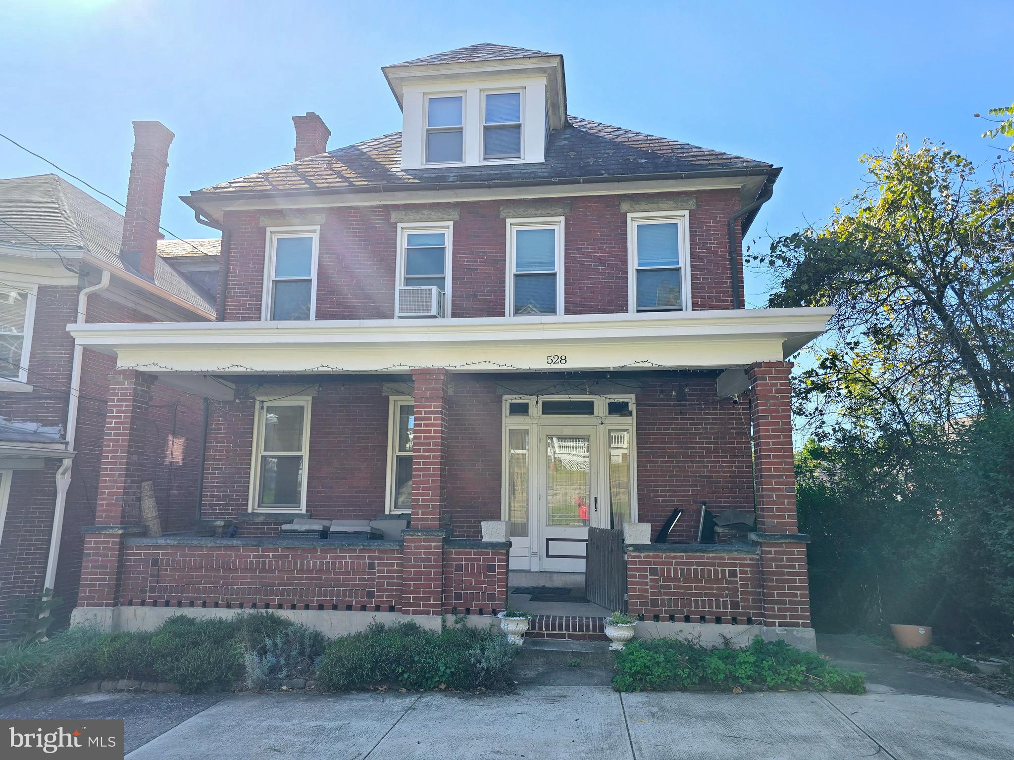 WEST SIDE - Residential