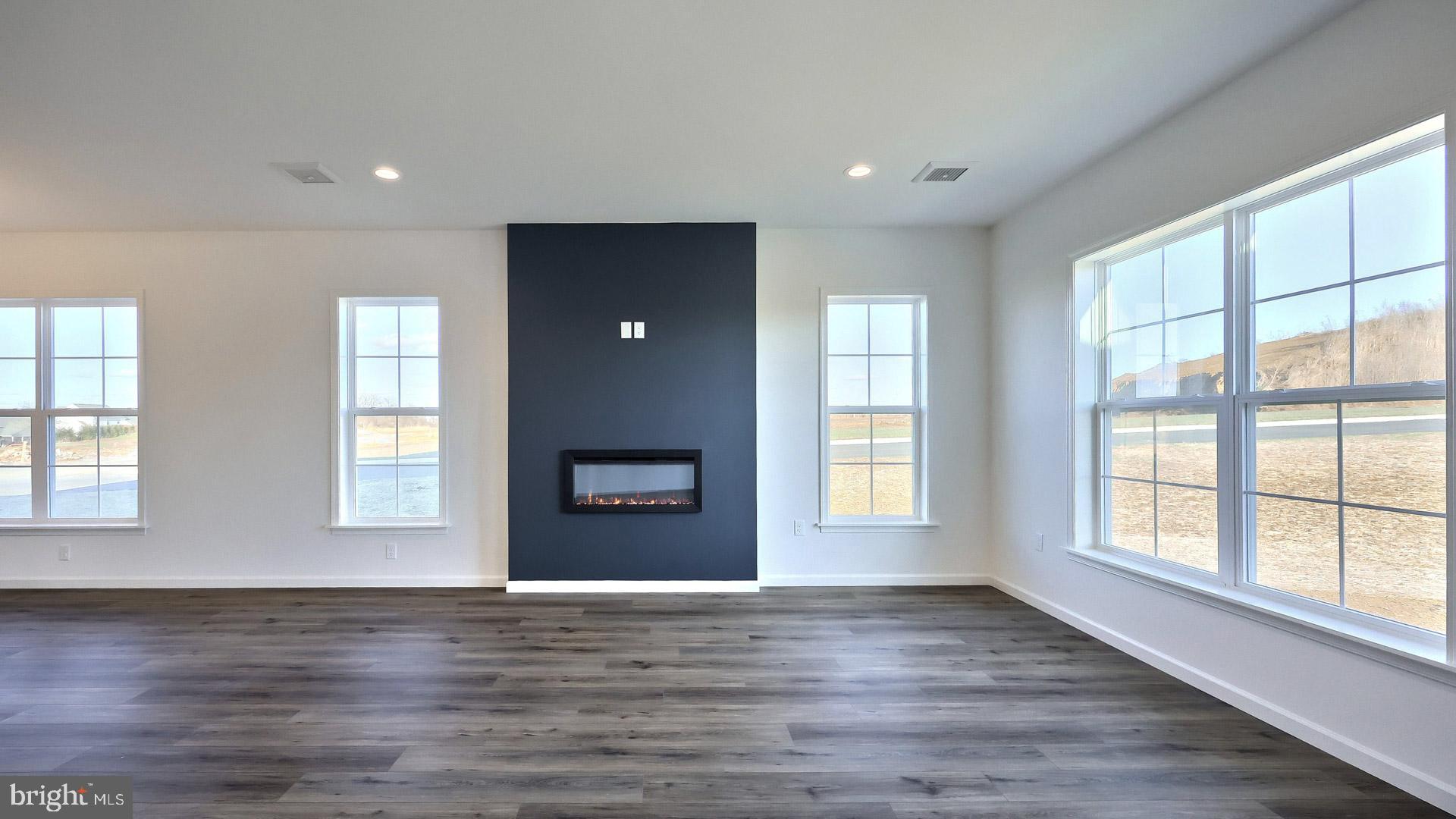 EDGEMONT PRESERVE - Residential