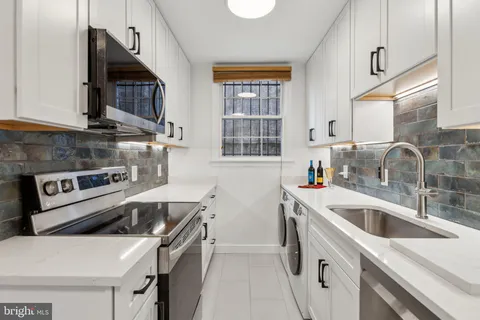 311 7th Street NE Unit 3, Washington, DC MLS: DCDC2195970