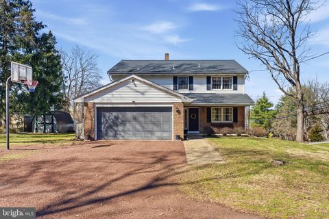 Homes For Sale - 30 Highland Avenue<br/> LAMBERTVILLE, NJ 08530