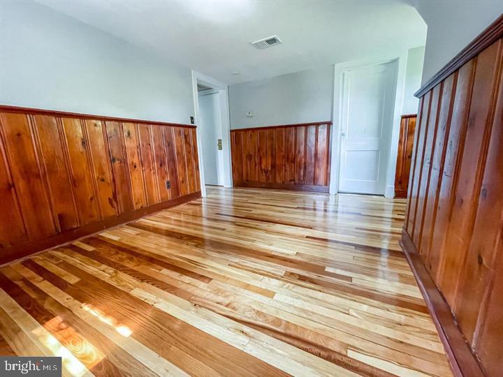 EASTPORT - Residential Lease