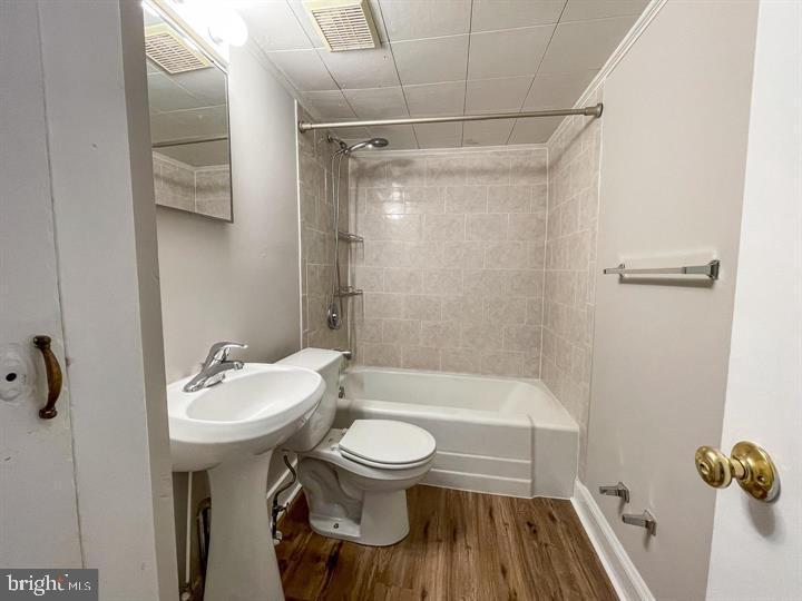 EASTPORT - Residential Lease