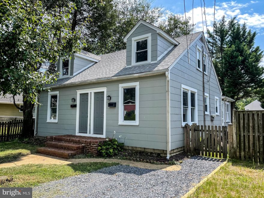 UPPER LEVEL UNIT: 2 bedrooms and 1 full bath smaller upstairs apartment. Updated bathroom and new flooring and carpet. Downstairs unit listed separately