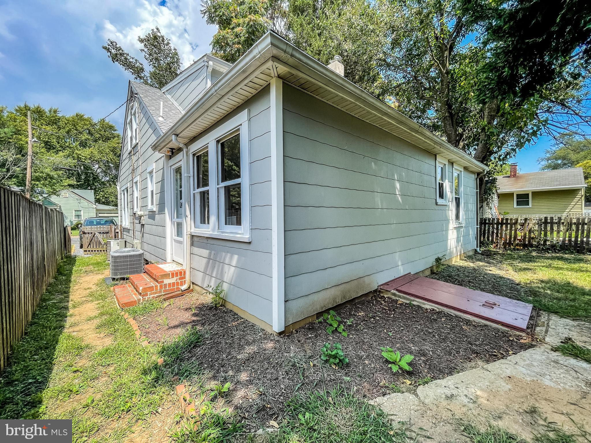 EASTPORT - Residential Lease