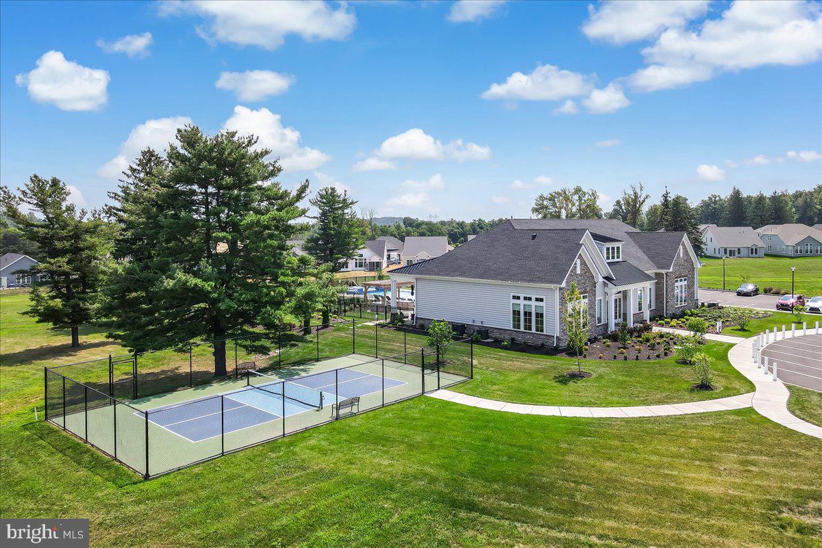 LOCUST VALLEY - Residential