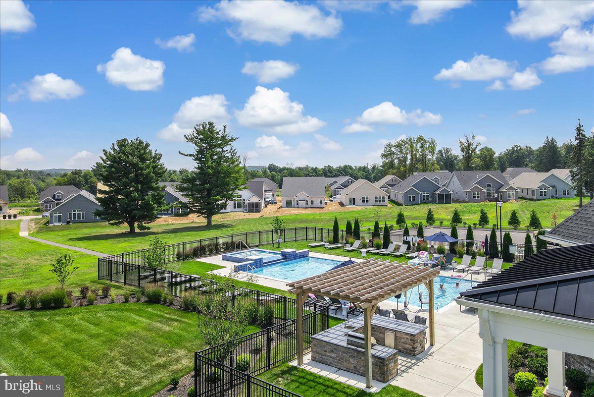 LOCUST VALLEY - Residential