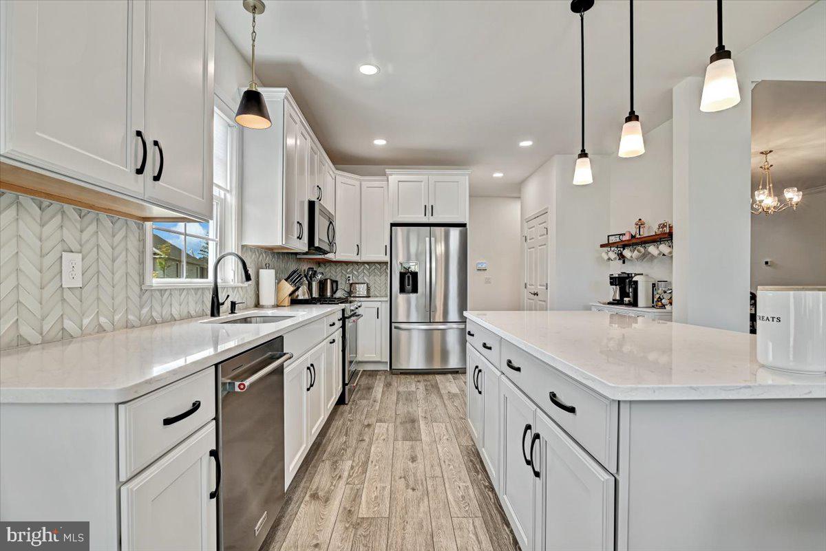 LOCUST VALLEY - Residential