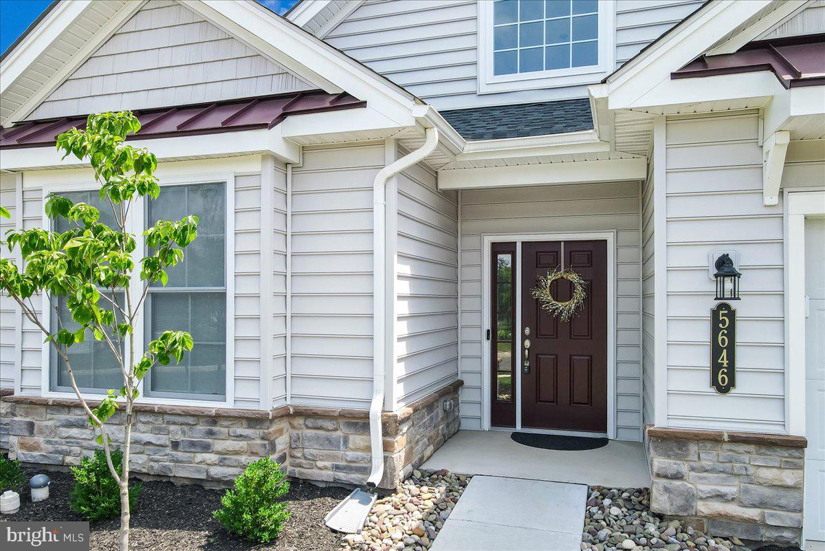 LOCUST VALLEY - Residential