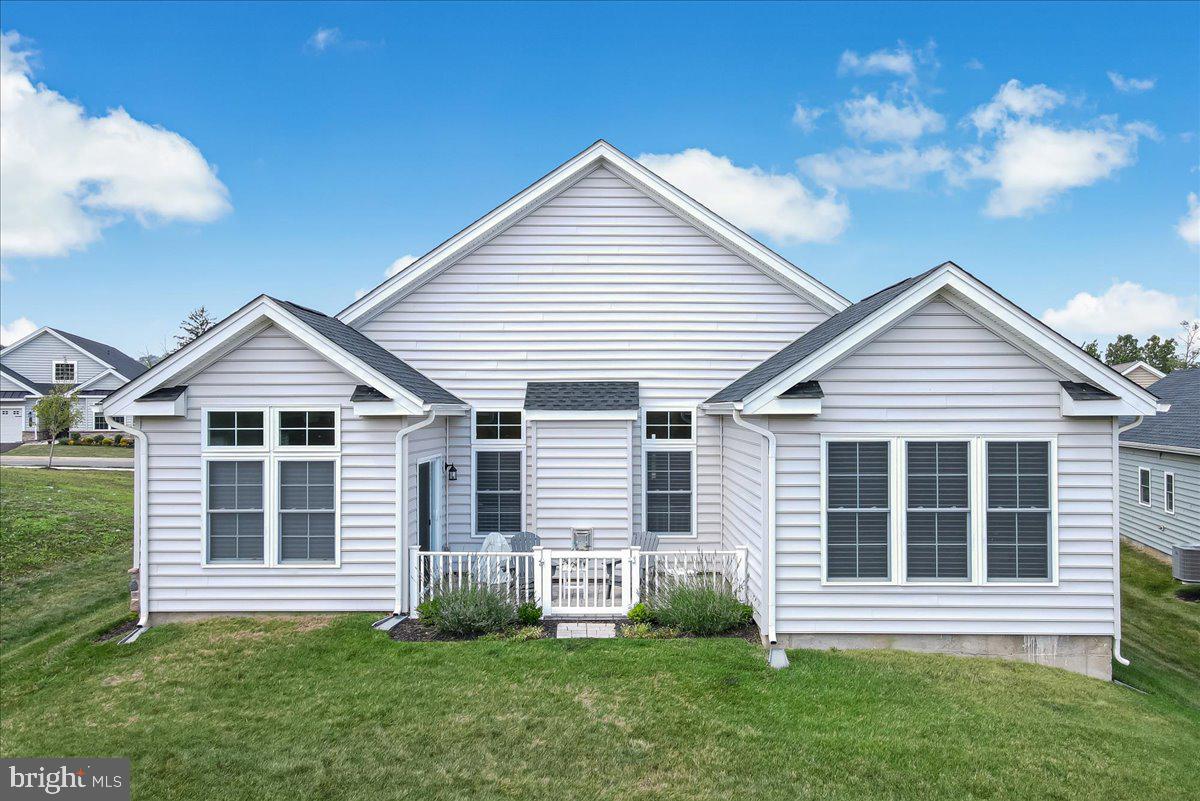 LOCUST VALLEY - Residential