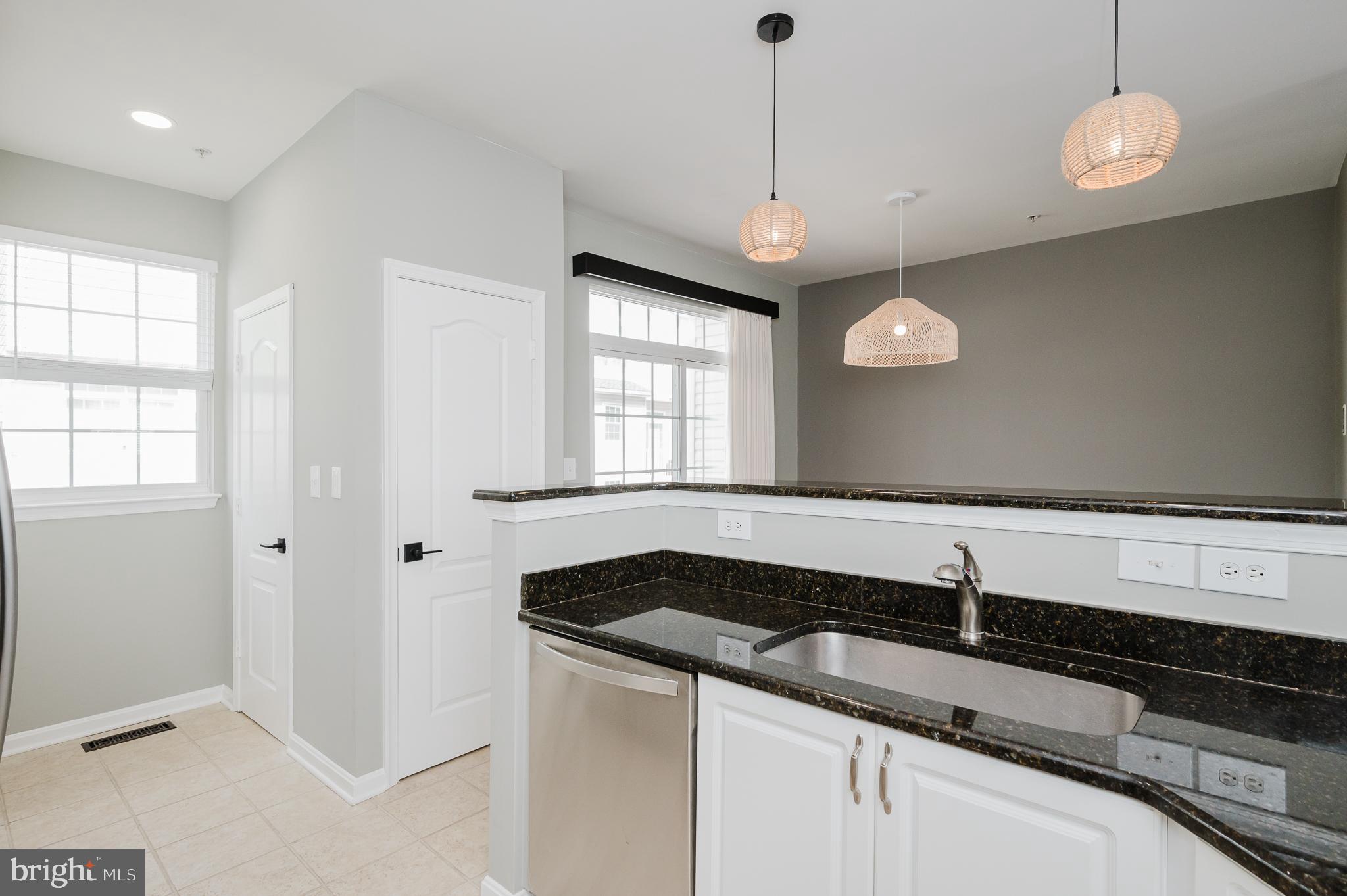 HIGH VIEW AT HUNT VALLEY - Residential Lease