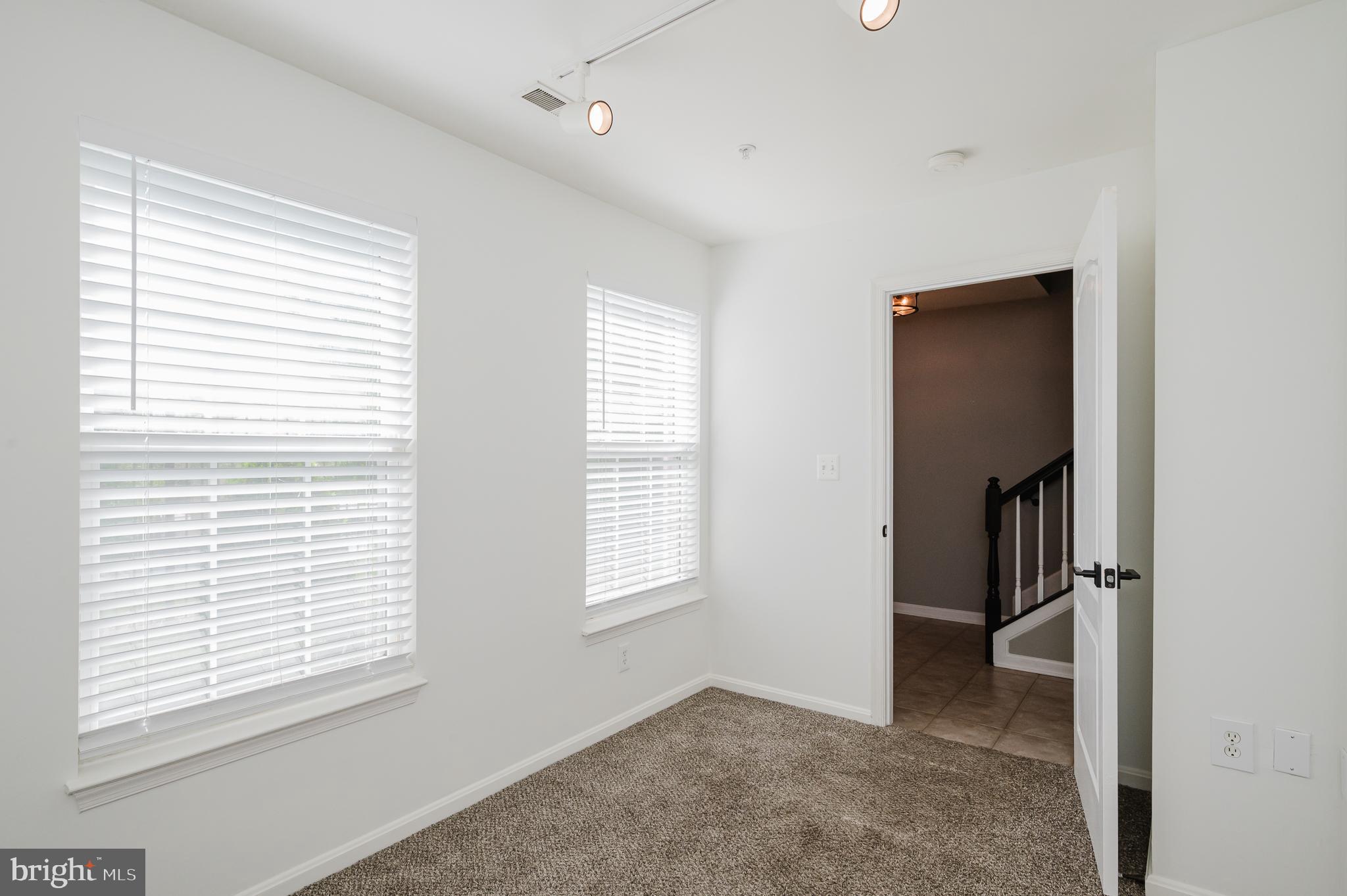 HIGH VIEW AT HUNT VALLEY - Residential Lease