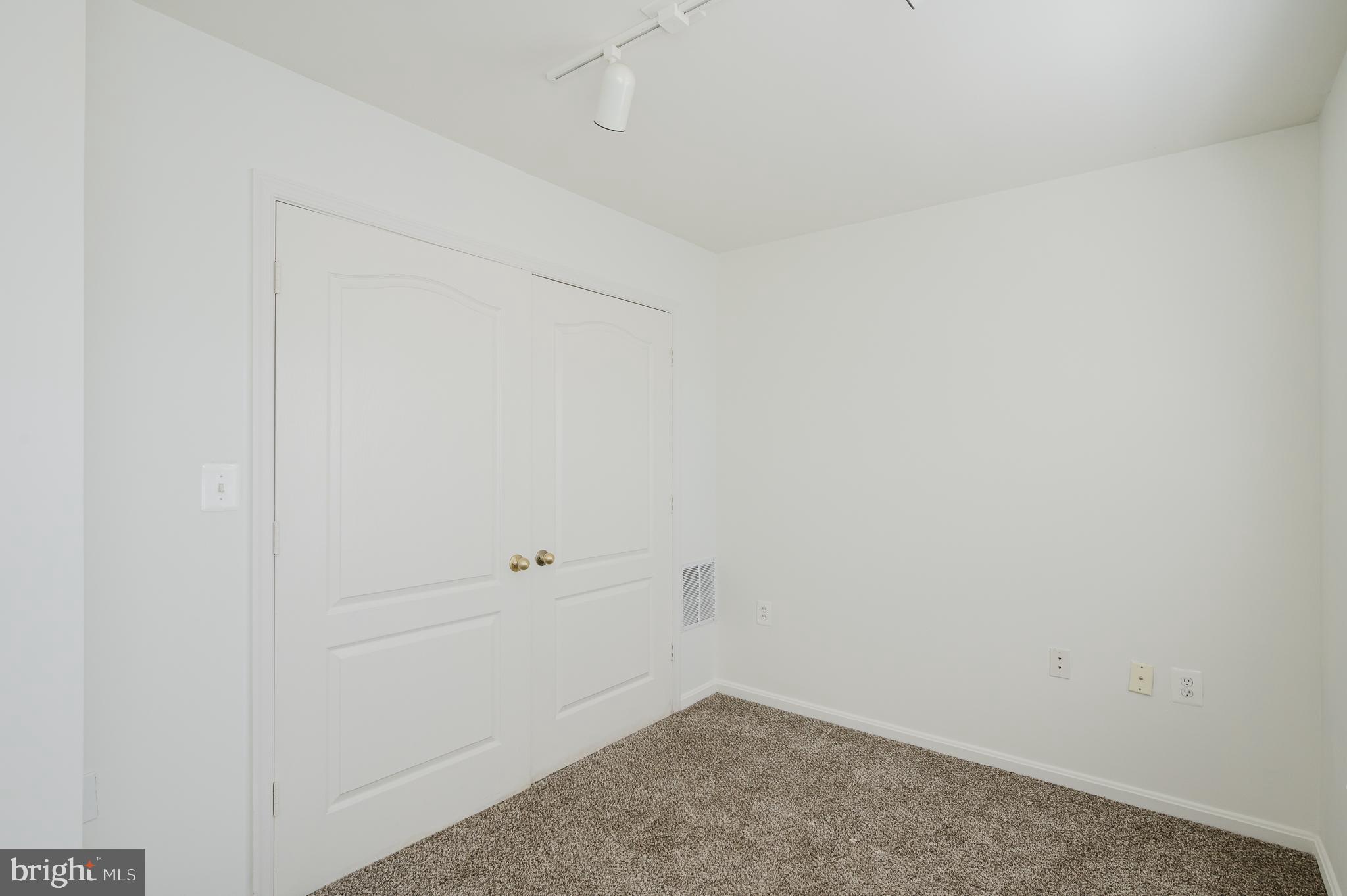 HIGH VIEW AT HUNT VALLEY - Residential Lease