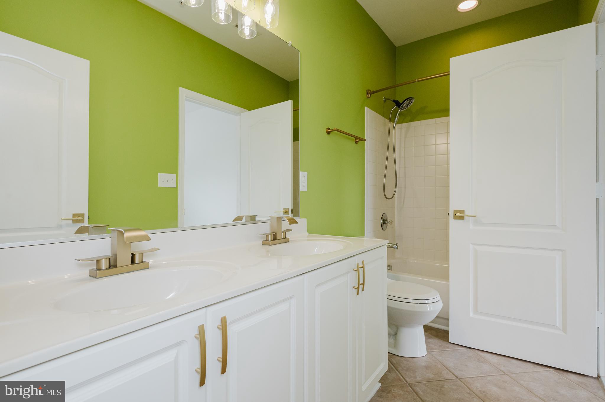 HIGH VIEW AT HUNT VALLEY - Residential Lease