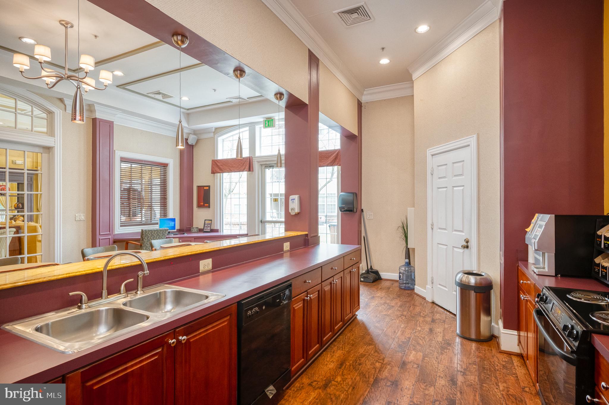 HIGH VIEW AT HUNT VALLEY - Residential Lease