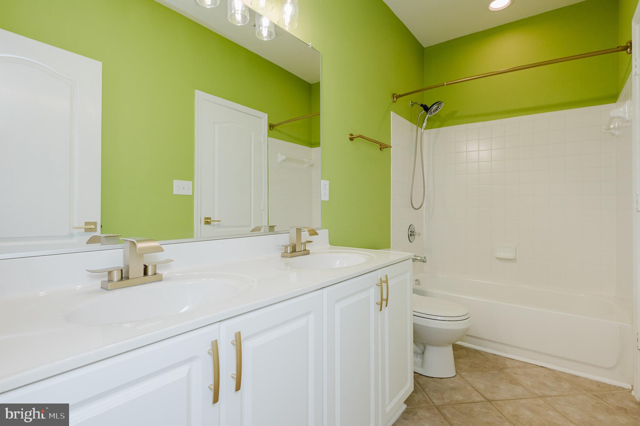 HIGH VIEW AT HUNT VALLEY - Residential Lease