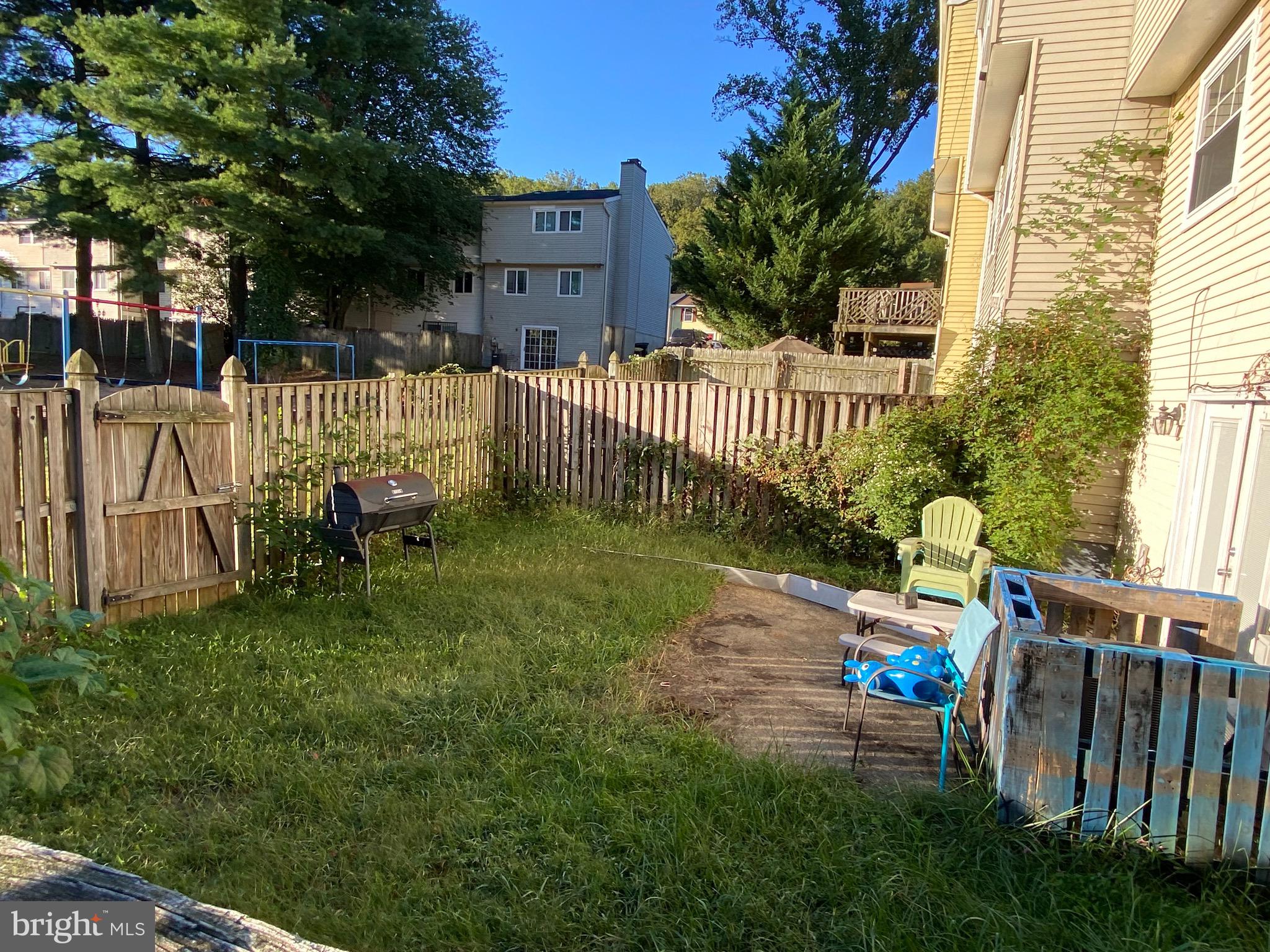 WESTHAMPTON TOWNHOUSES P - Residential