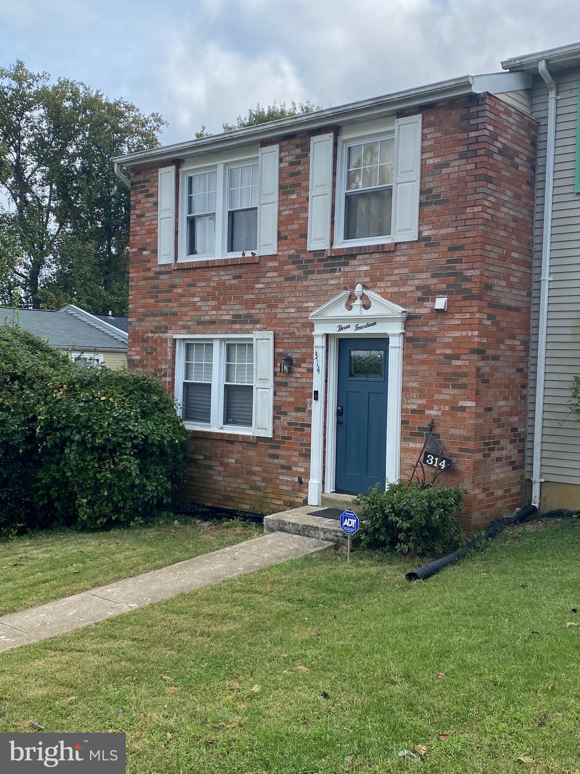 WESTHAMPTON TOWNHOUSES P - Residential