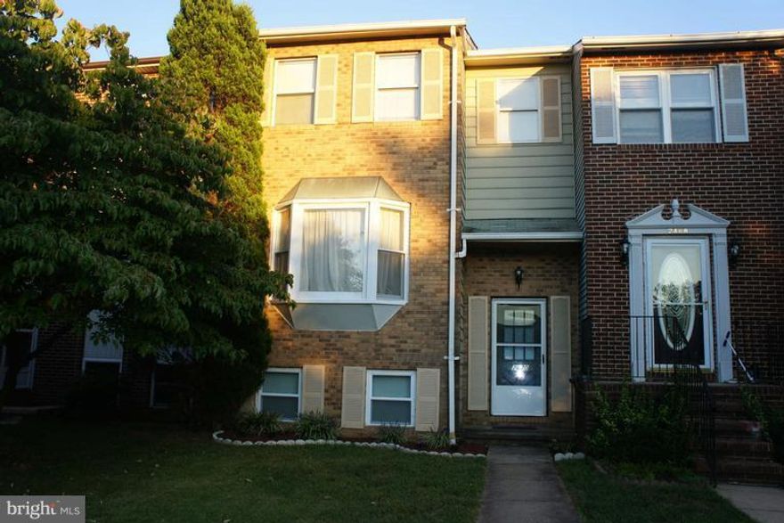 Great rental, remodeled, move-in ready!  Large home with 4 bedrooms, right off Riedel Road near shopping, two local pools, golf club membership available!