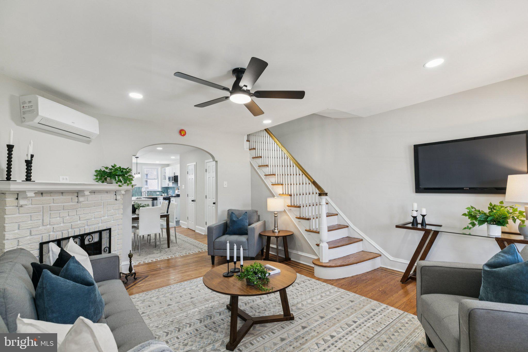 WEST OAK LANE - Residential