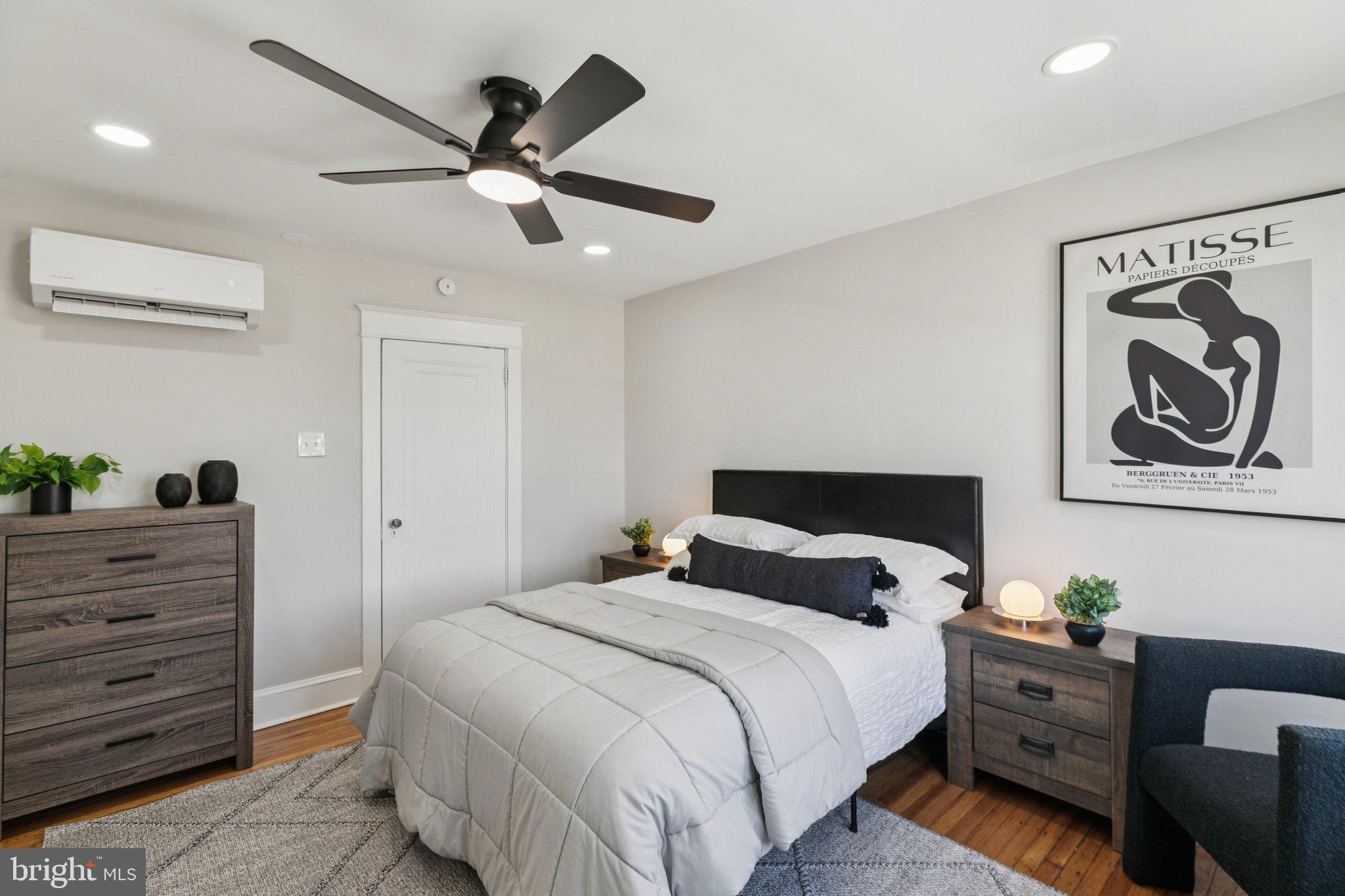 WEST OAK LANE - Residential