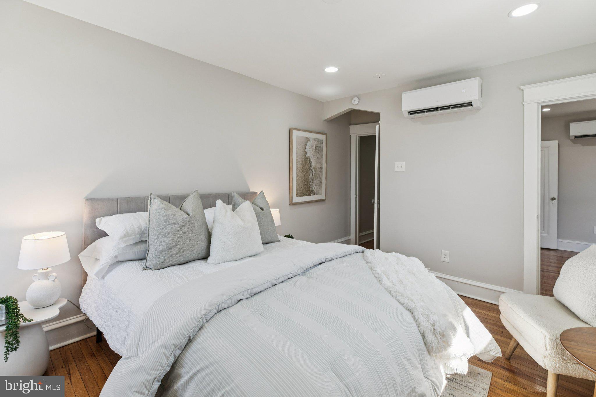 WEST OAK LANE - Residential