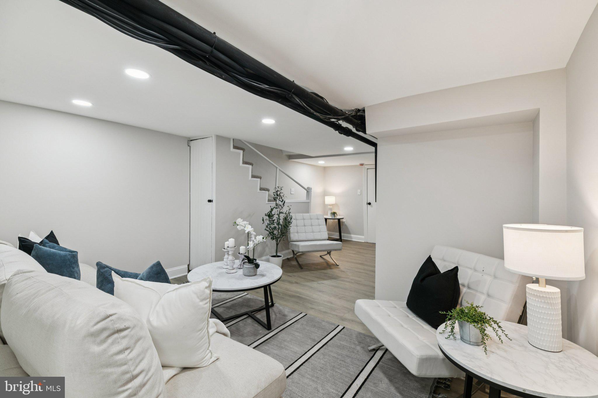 WEST OAK LANE - Residential