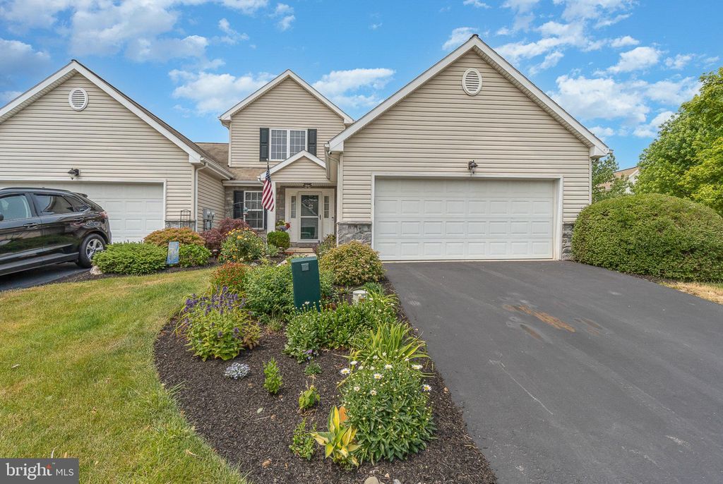 Photo of 1540 HICKORY RUN CT, ELIZABETHTOWN, PA 17022 (MLS # PALA2036368)