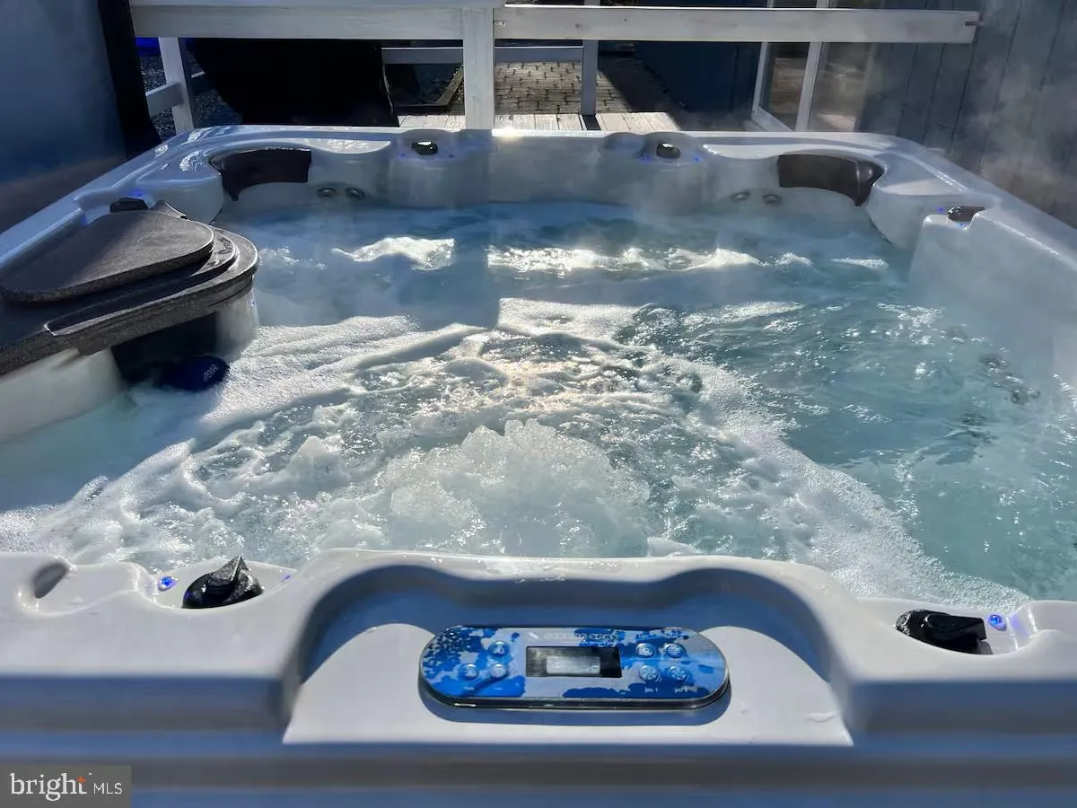 Pocono Lake, Pennsylvania 18347, United States, 3 Bedrooms Bedrooms, ,2 BathroomsBathrooms,Residential,Active,176661