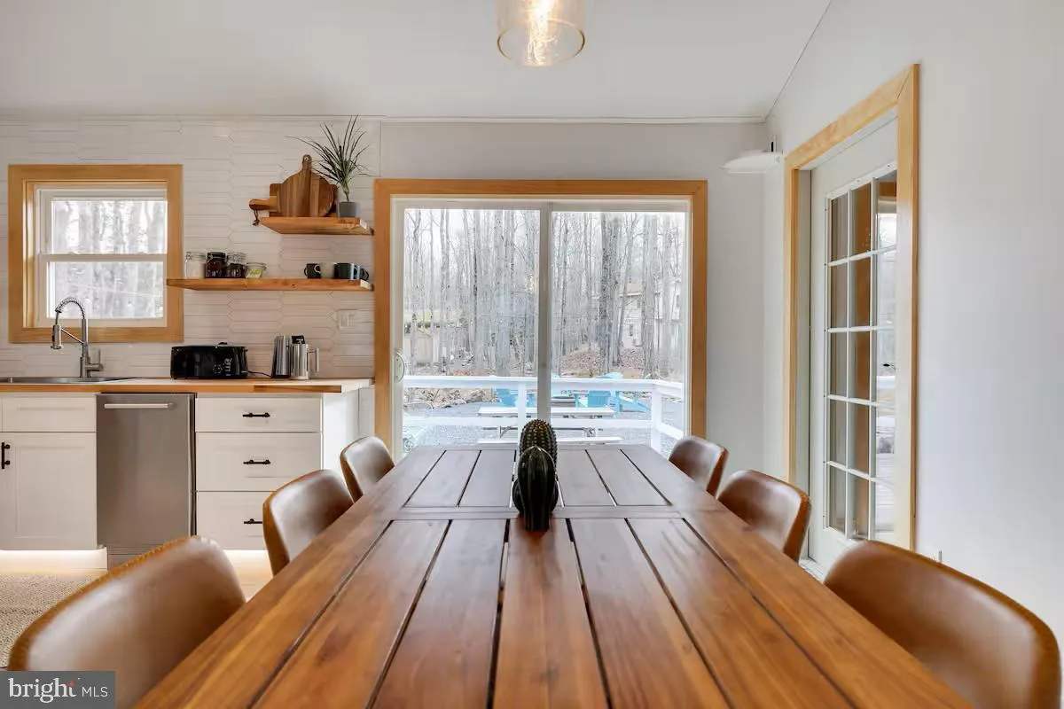 Pocono Lake, Pennsylvania 18347, United States, 3 Bedrooms Bedrooms, ,2 BathroomsBathrooms,Residential,Active,176661