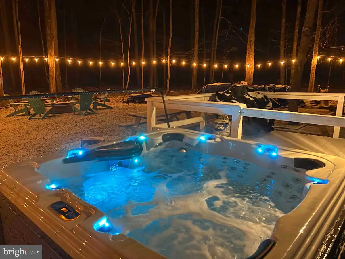 Pocono Lake, Pennsylvania 18347, United States, 3 Bedrooms Bedrooms, ,2 BathroomsBathrooms,Residential,Active,176661