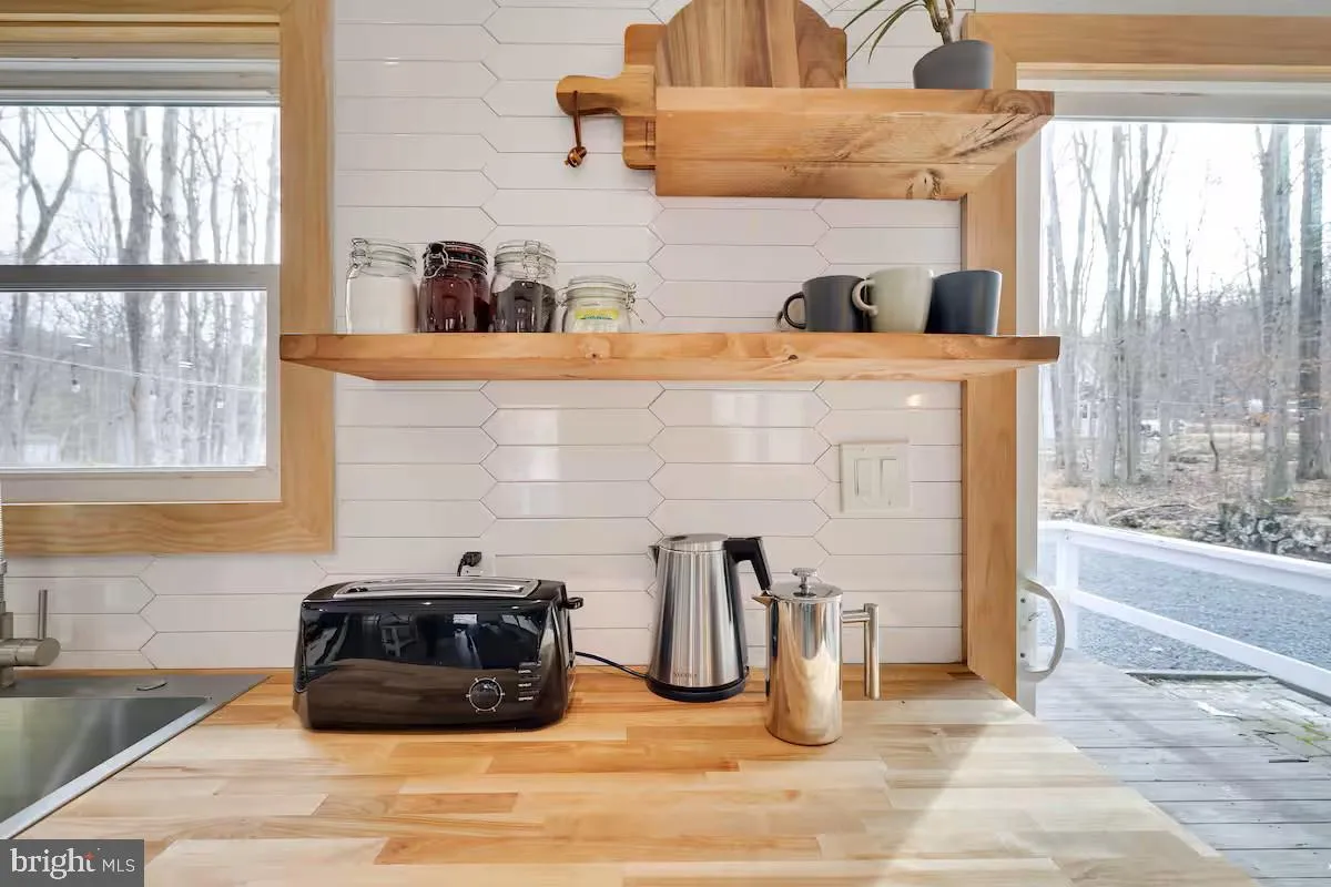 Pocono Lake, Pennsylvania 18347, United States, 3 Bedrooms Bedrooms, ,2 BathroomsBathrooms,Residential,Active,176661