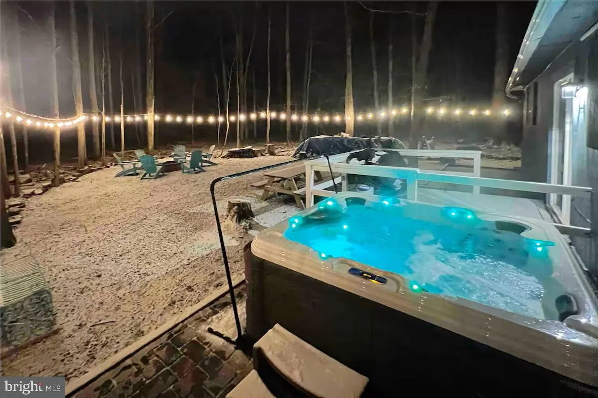 Pocono Lake, Pennsylvania 18347, United States, 3 Bedrooms Bedrooms, ,2 BathroomsBathrooms,Residential,Active,176661