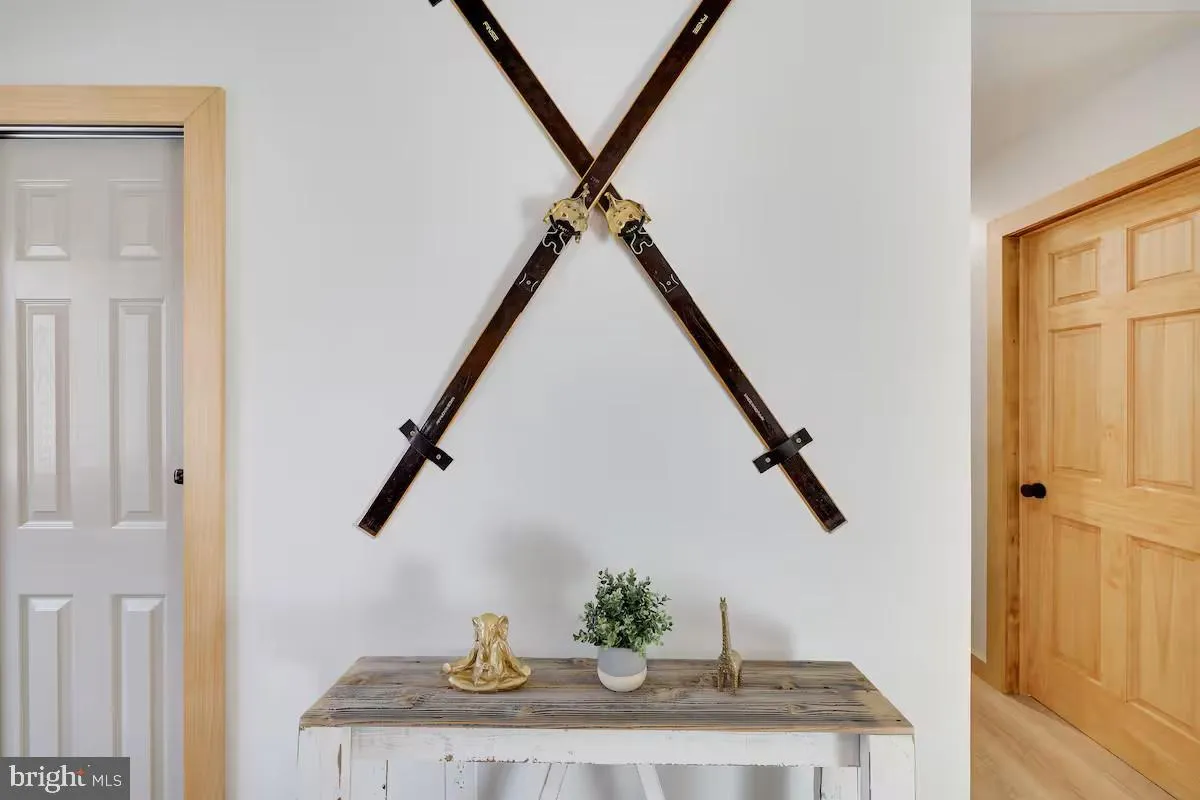 Pocono Lake, Pennsylvania 18347, United States, 3 Bedrooms Bedrooms, ,2 BathroomsBathrooms,Residential,Active,176661