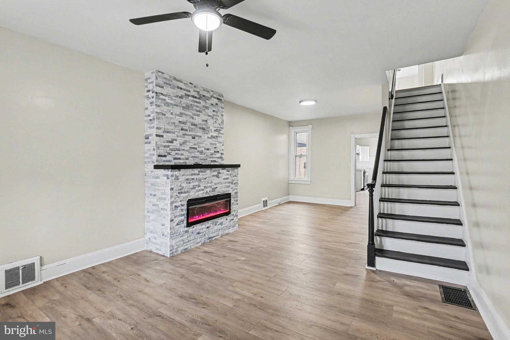 225 W LANCASTER AVENUE