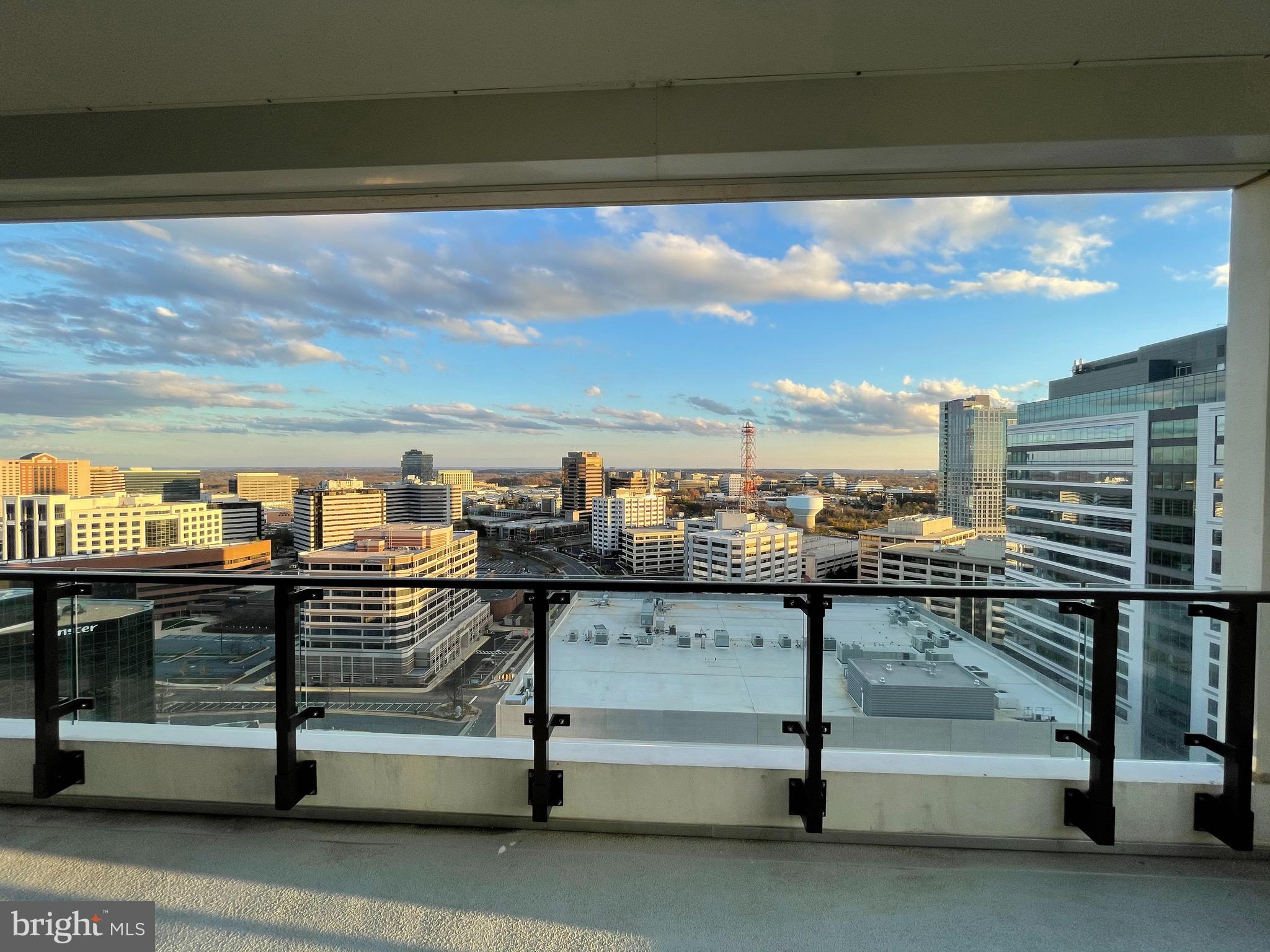 THE BORO TYSONS - Residential