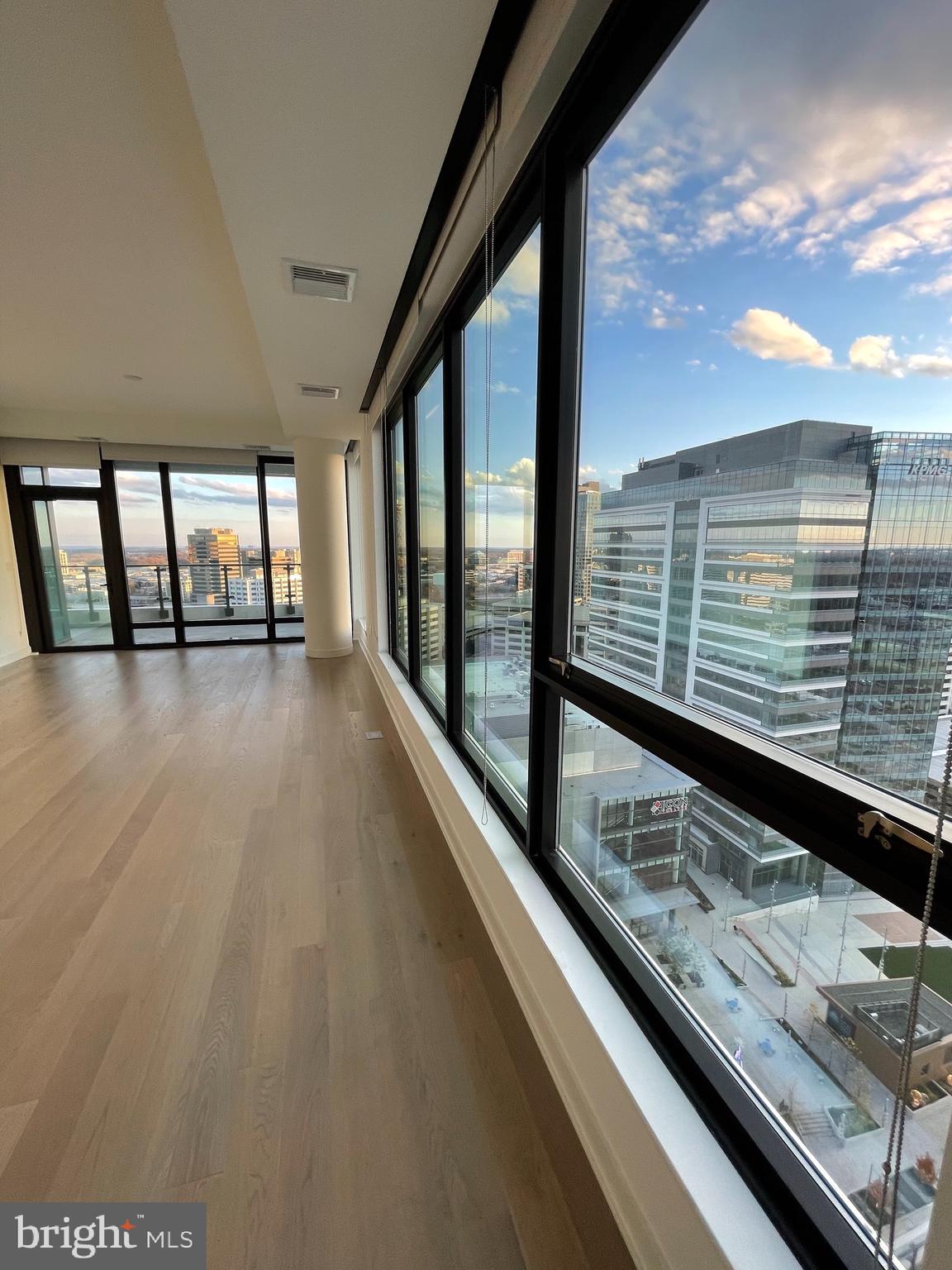 THE BORO TYSONS - Residential