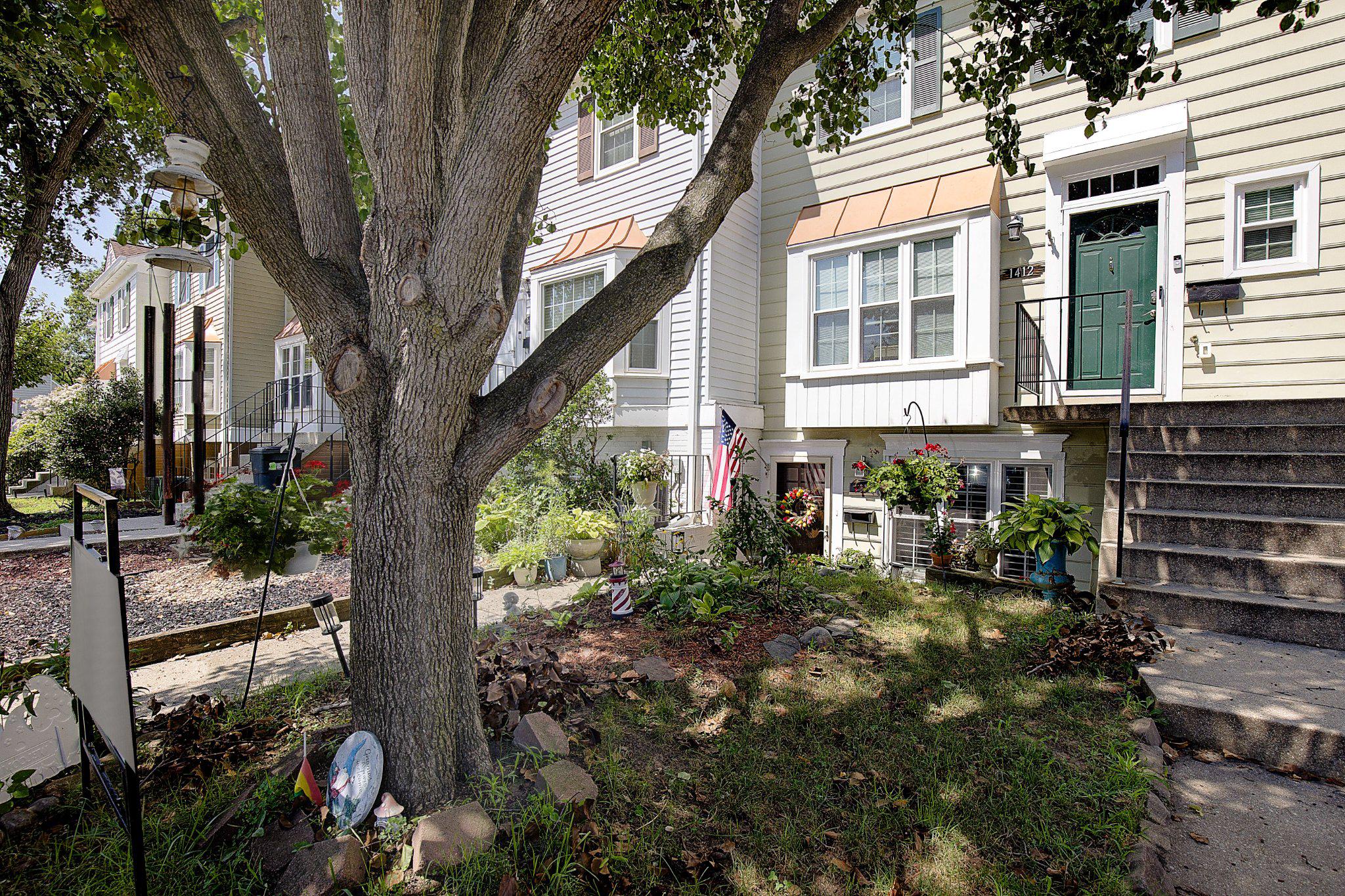1416 HARWICK COURT 80YF