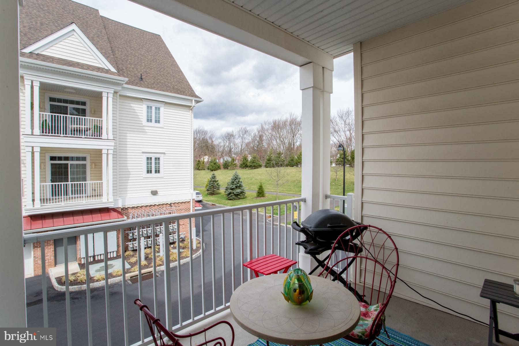 MERIDIAN VALLEY SQ - Residential