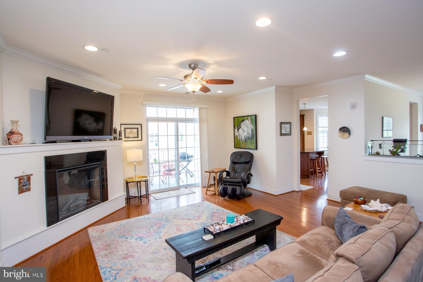 MERIDIAN VALLEY SQ - Residential