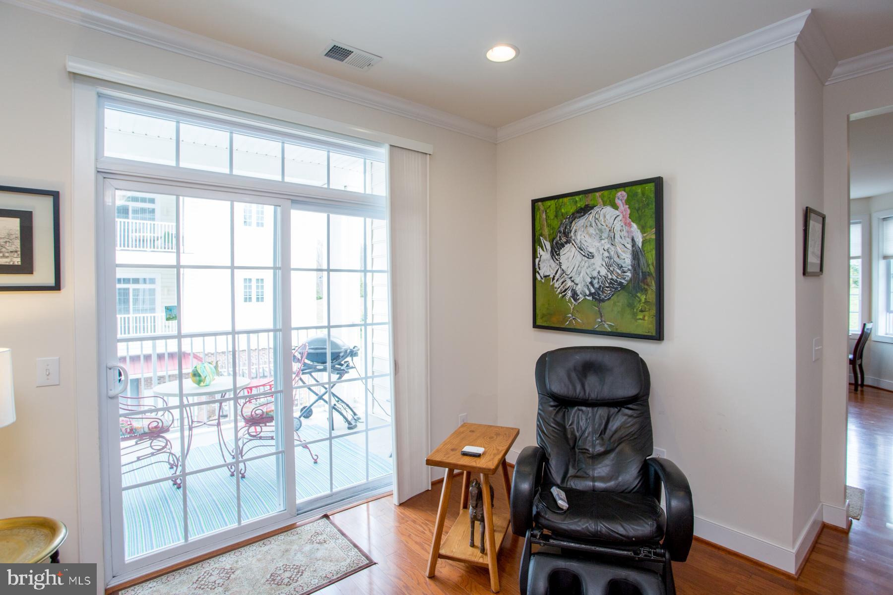 MERIDIAN VALLEY SQ - Residential