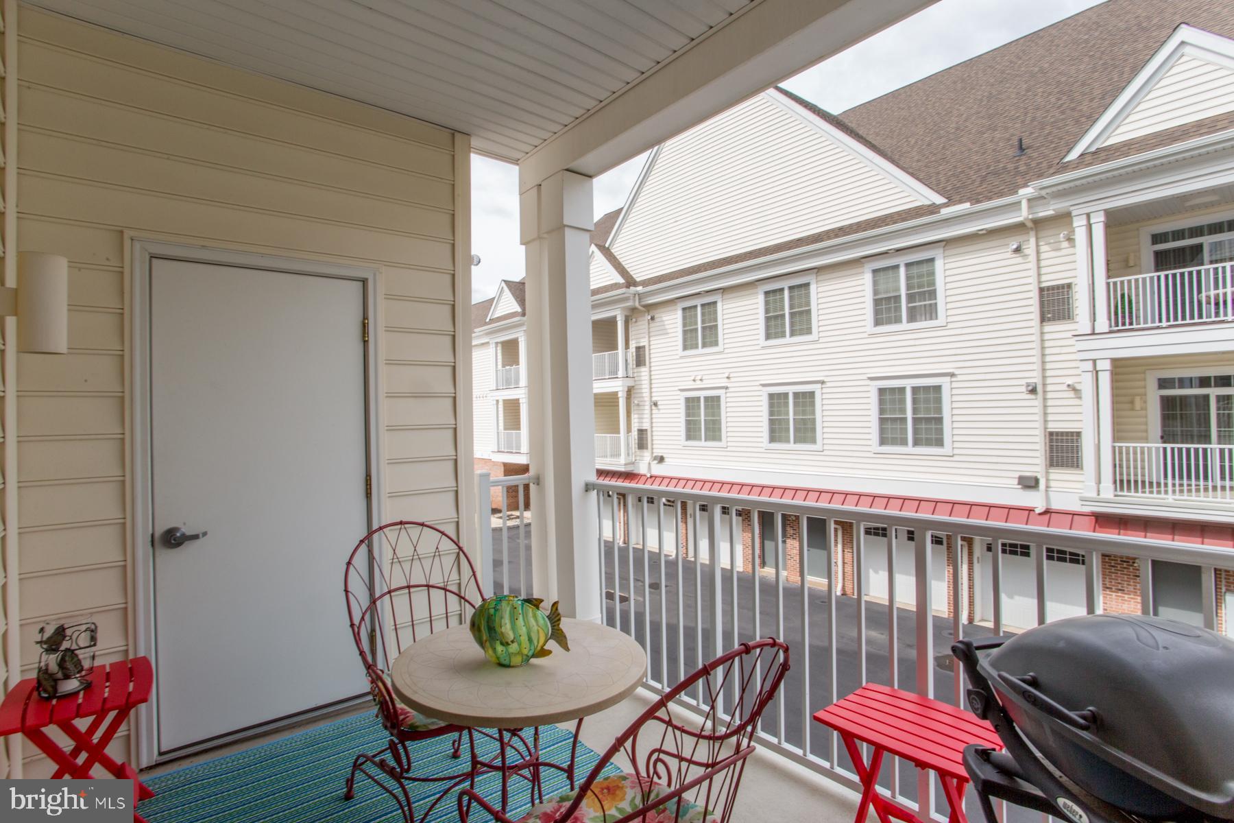 MERIDIAN VALLEY SQ - Residential