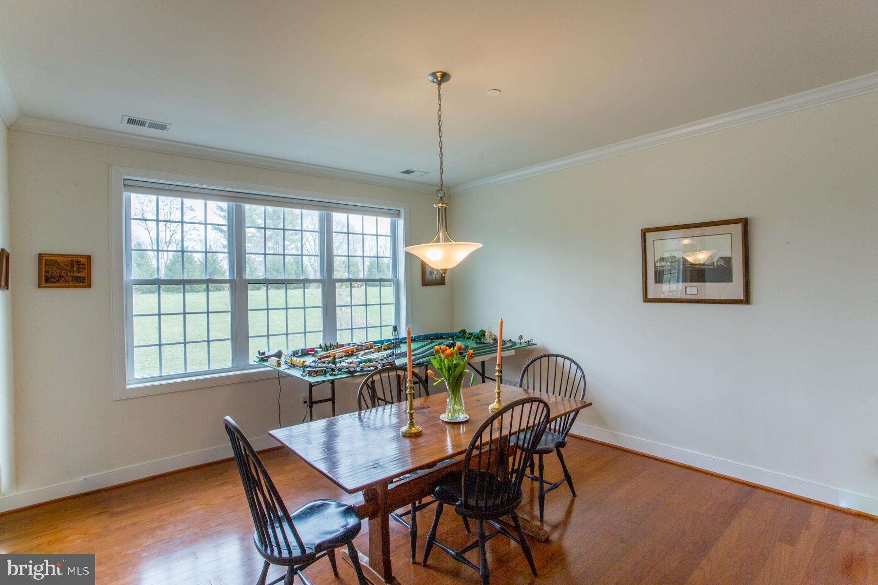 MERIDIAN VALLEY SQ - Residential