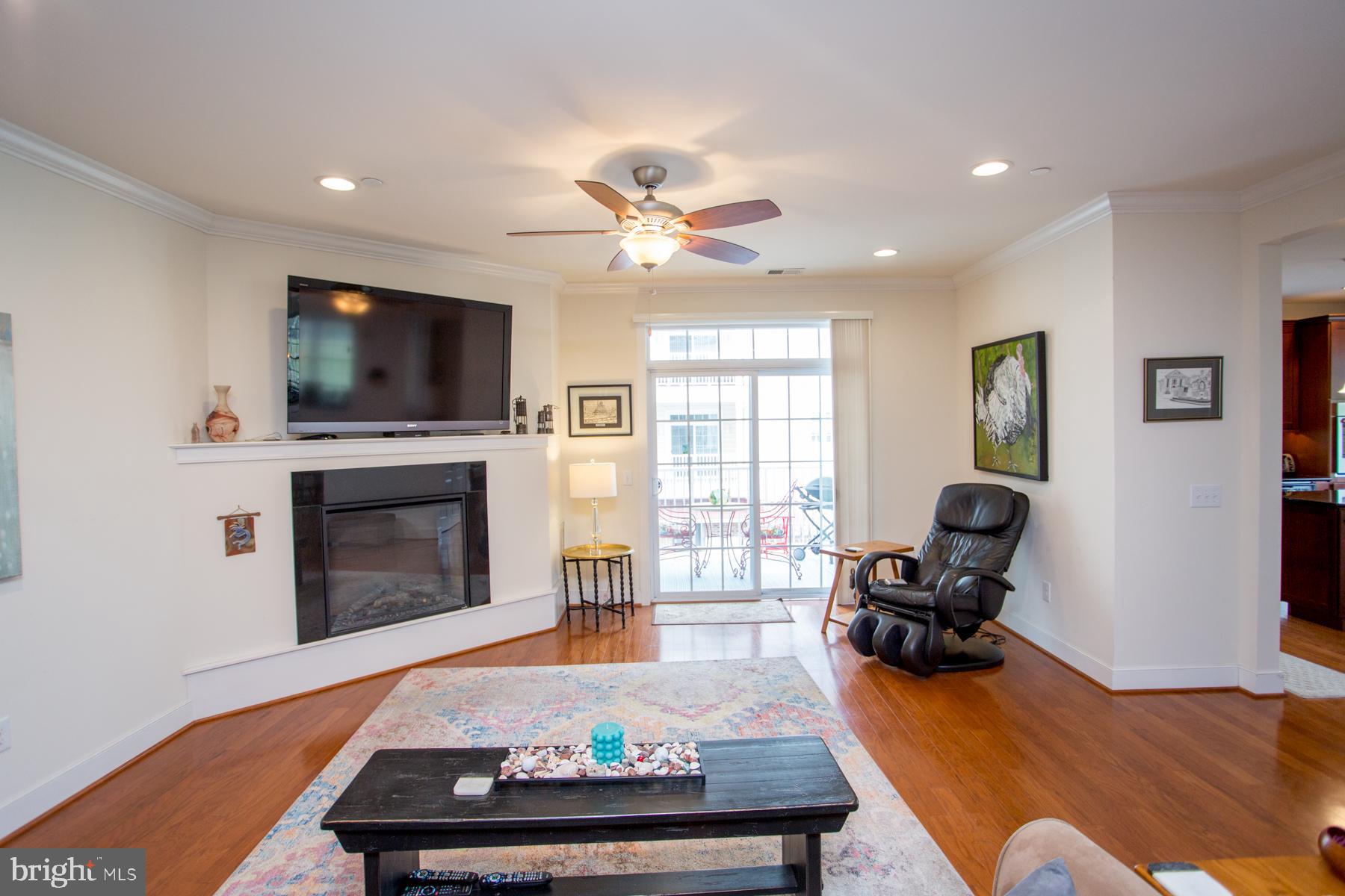 MERIDIAN VALLEY SQ - Residential