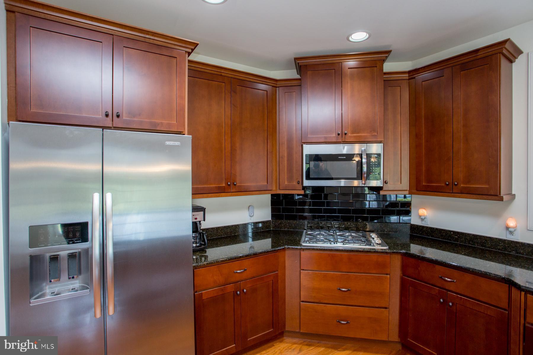 MERIDIAN VALLEY SQ - Residential