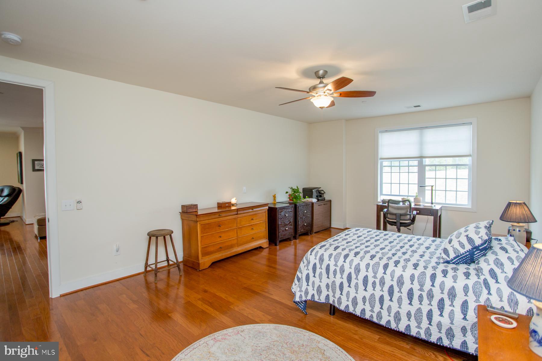 MERIDIAN VALLEY SQ - Residential