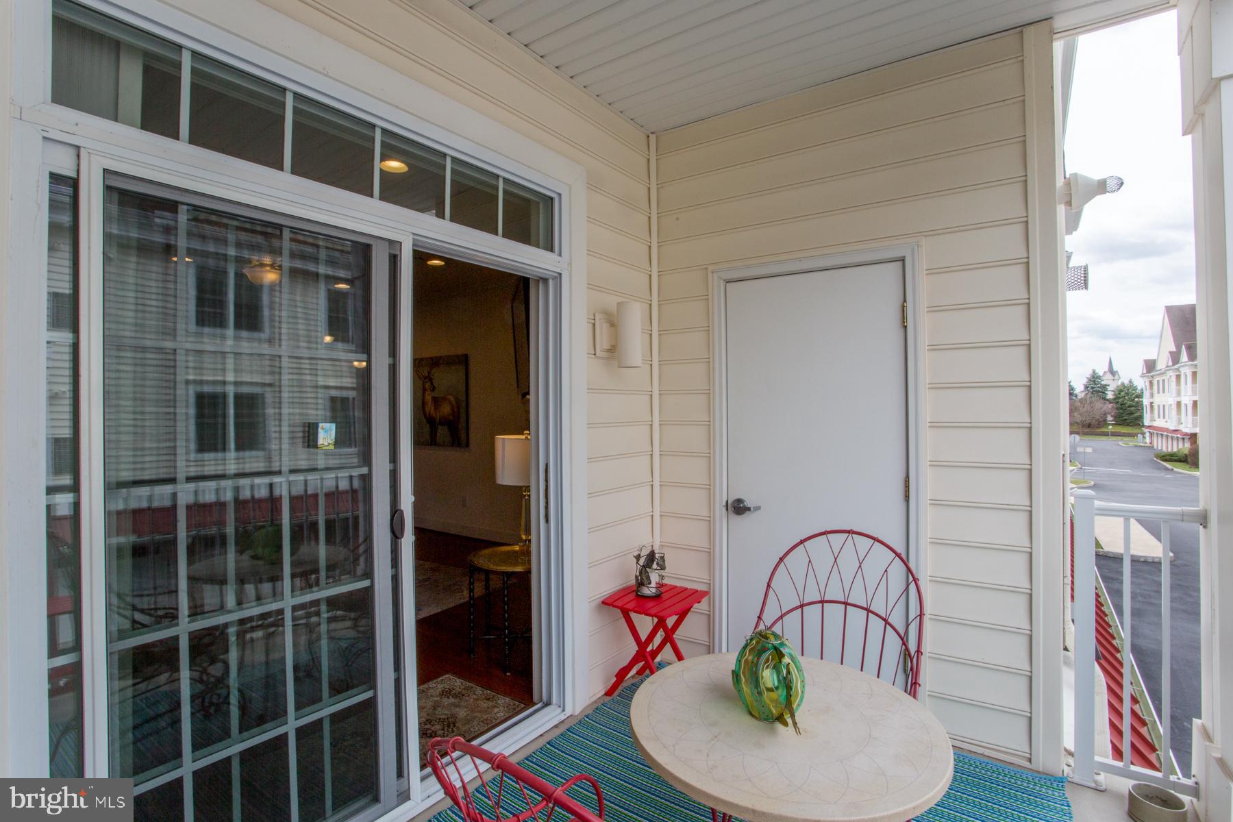 MERIDIAN VALLEY SQ - Residential