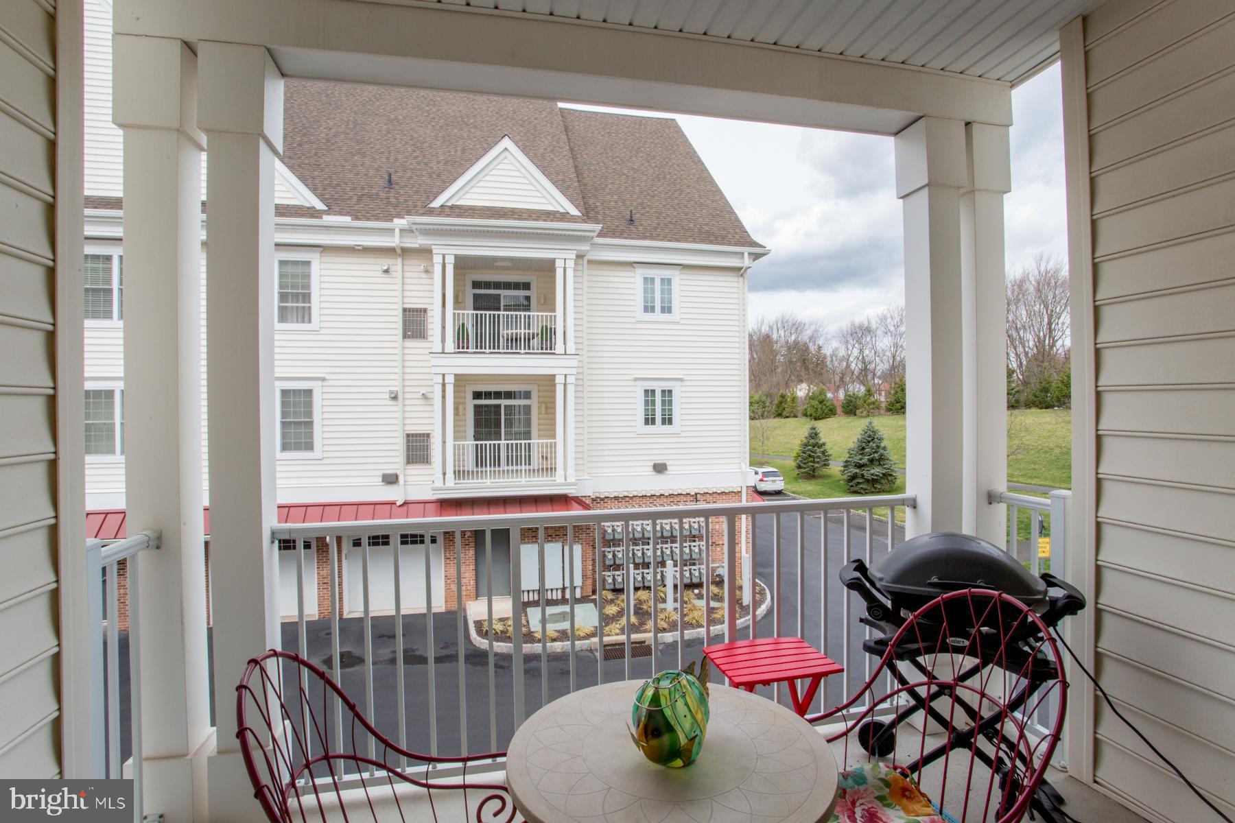 MERIDIAN VALLEY SQ - Residential