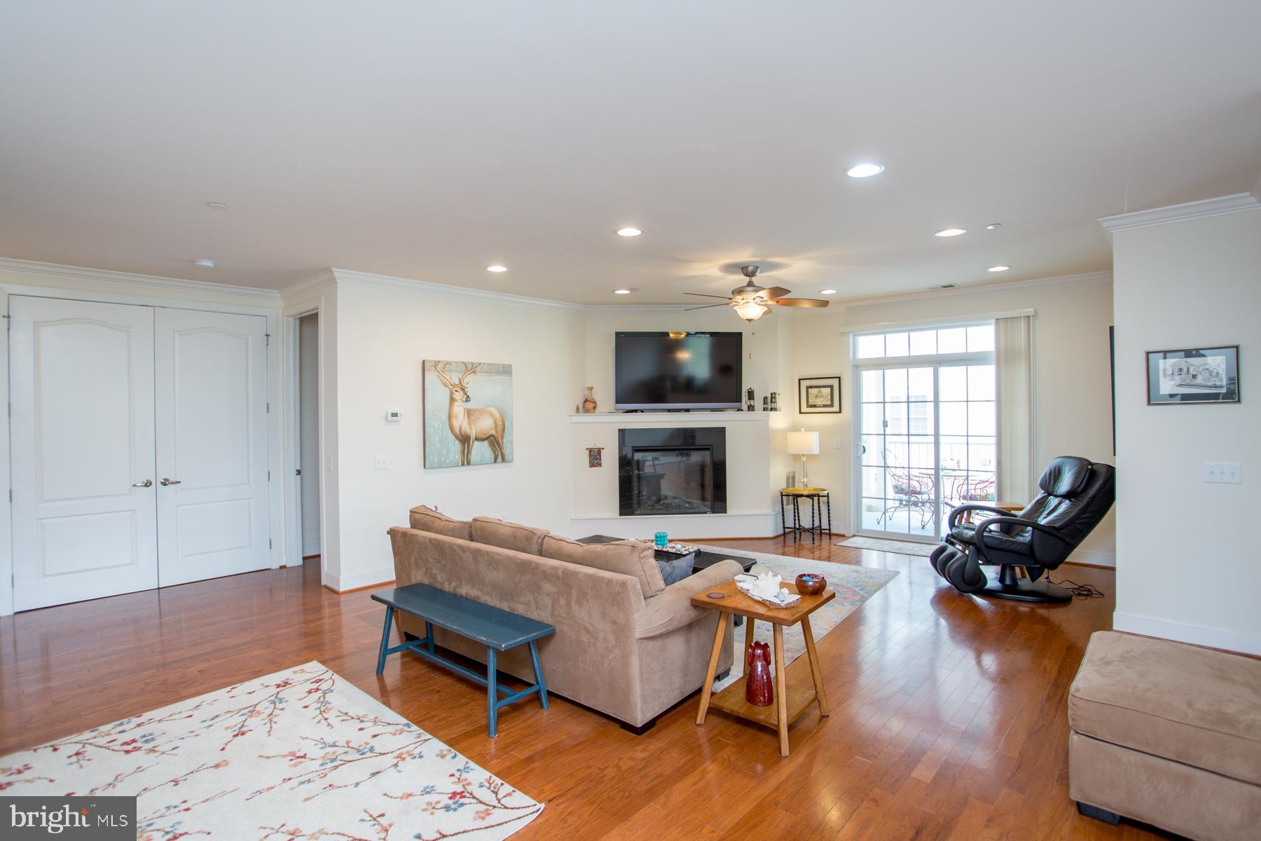 MERIDIAN VALLEY SQ - Residential