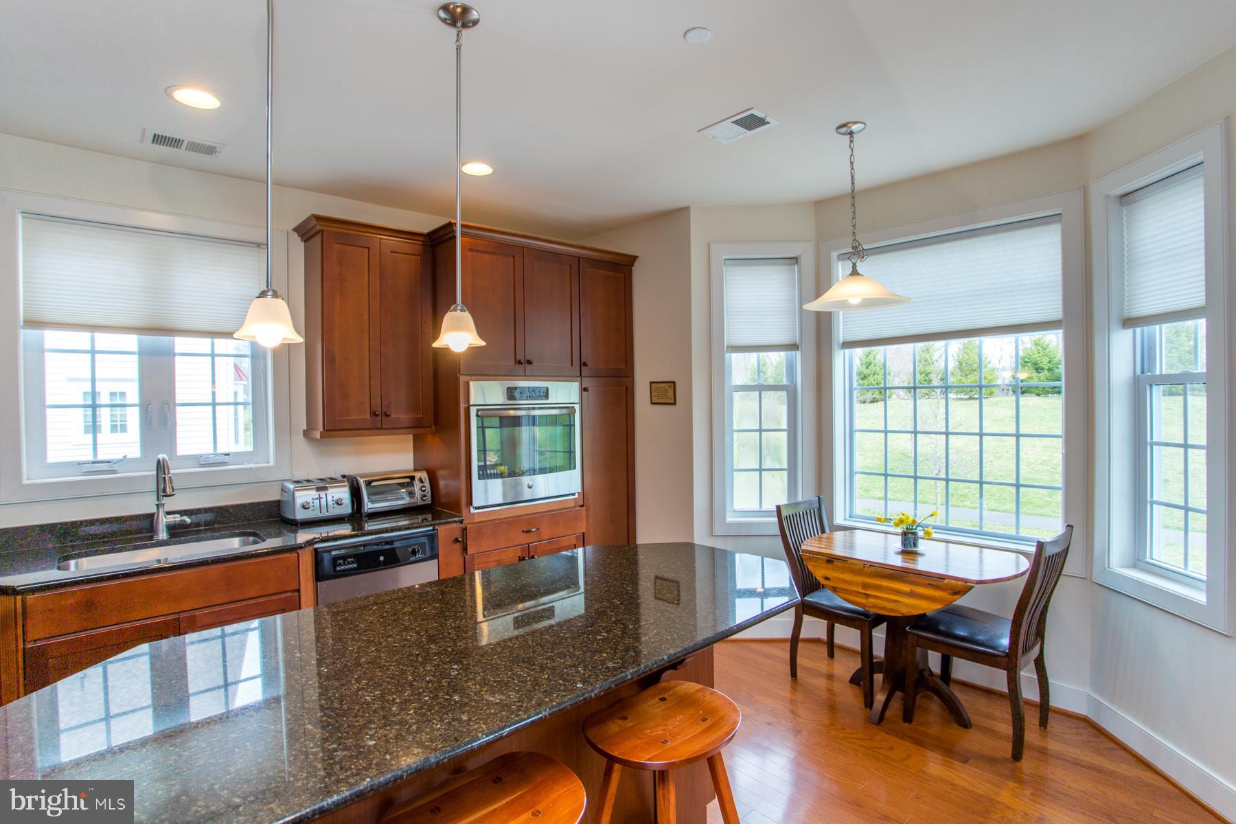 MERIDIAN VALLEY SQ - Residential