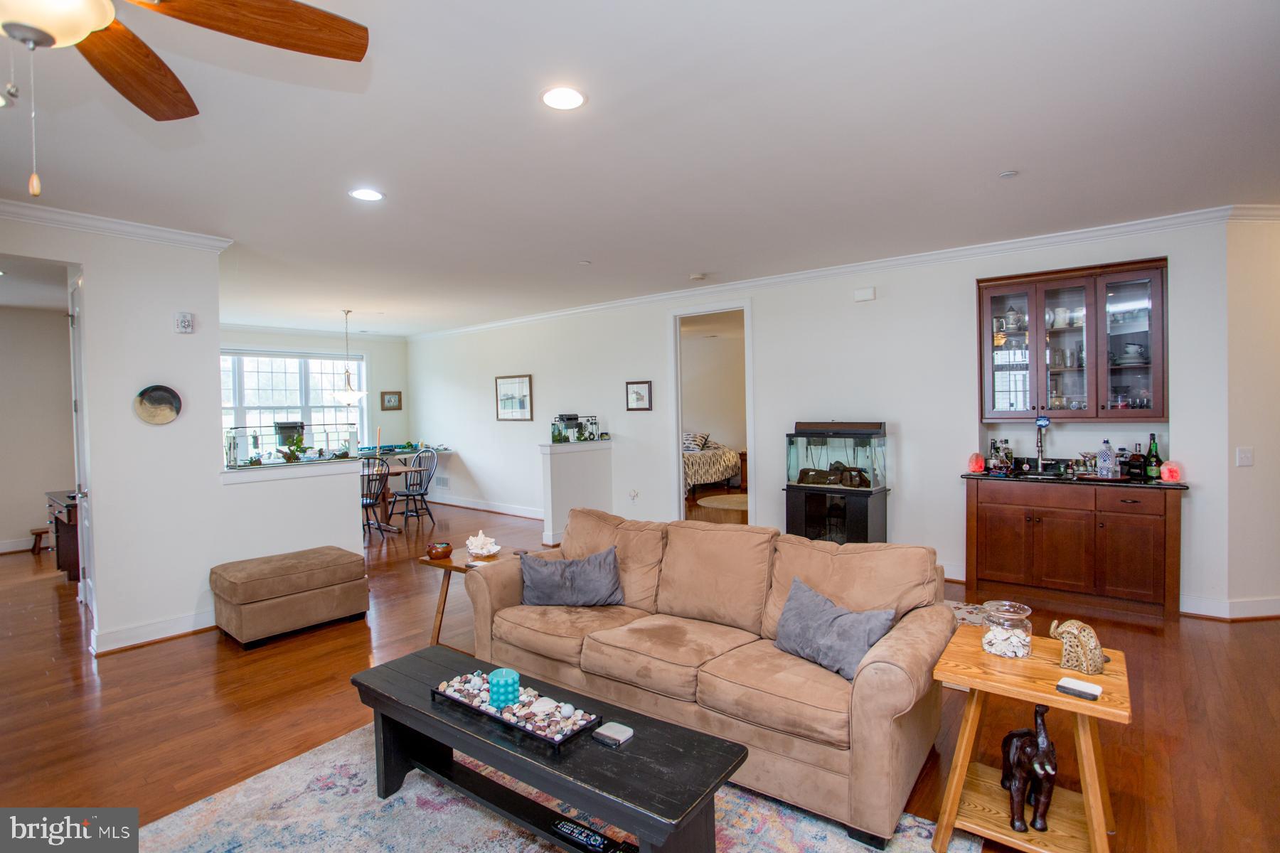 MERIDIAN VALLEY SQ - Residential